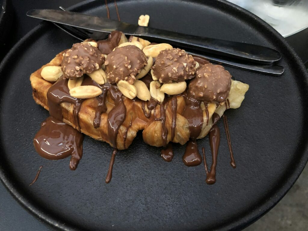 Nutella croffle croissant food plating